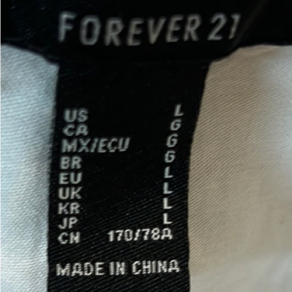 Forever 21 White High Waist belted Women's Shorts size Large - Picture 7 of 10